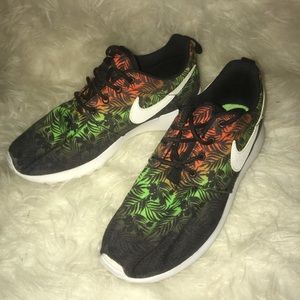 Nike Roshe One sneakers